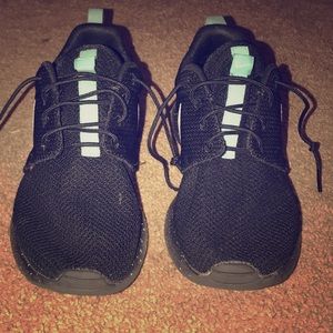 Nike Roshe with Mint Accent